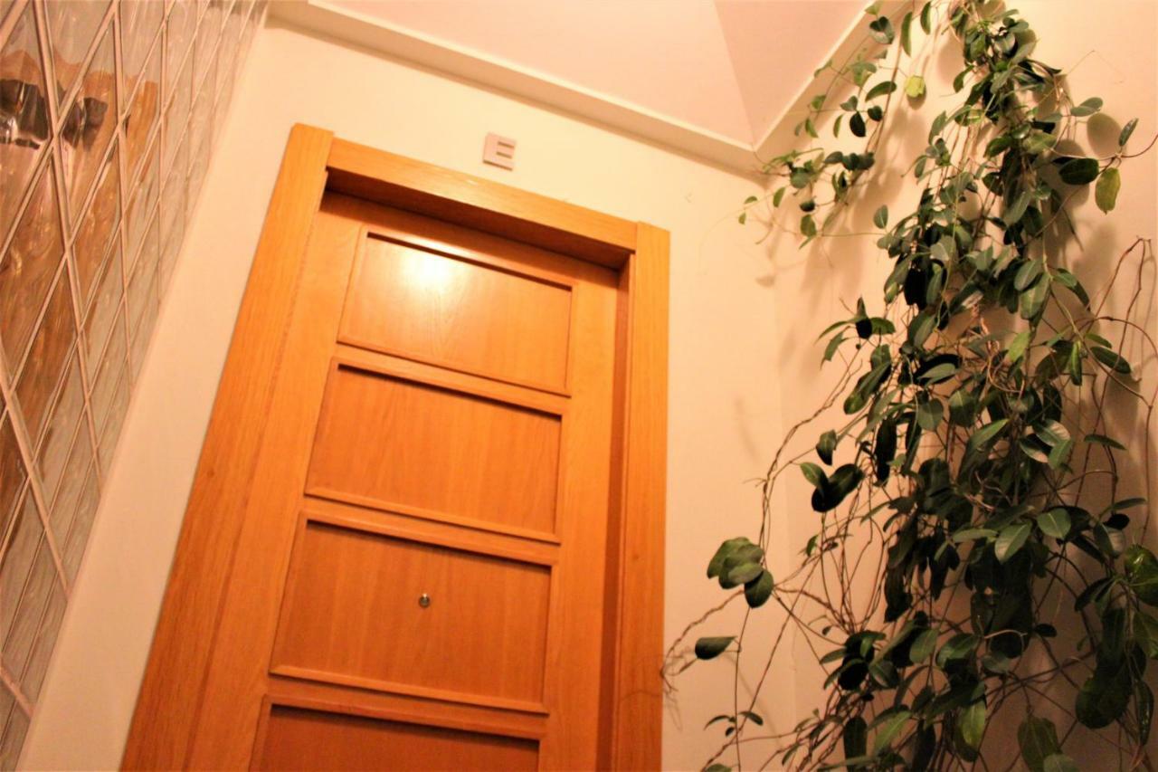 Luxury Apartment Sierpes Sevilla Bagian luar foto